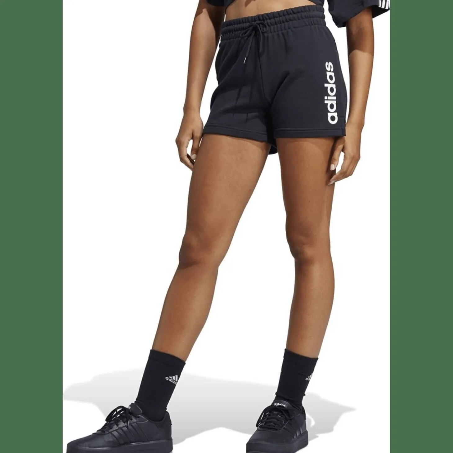 Essentials Linear French Terry Shorts Damen Shorts