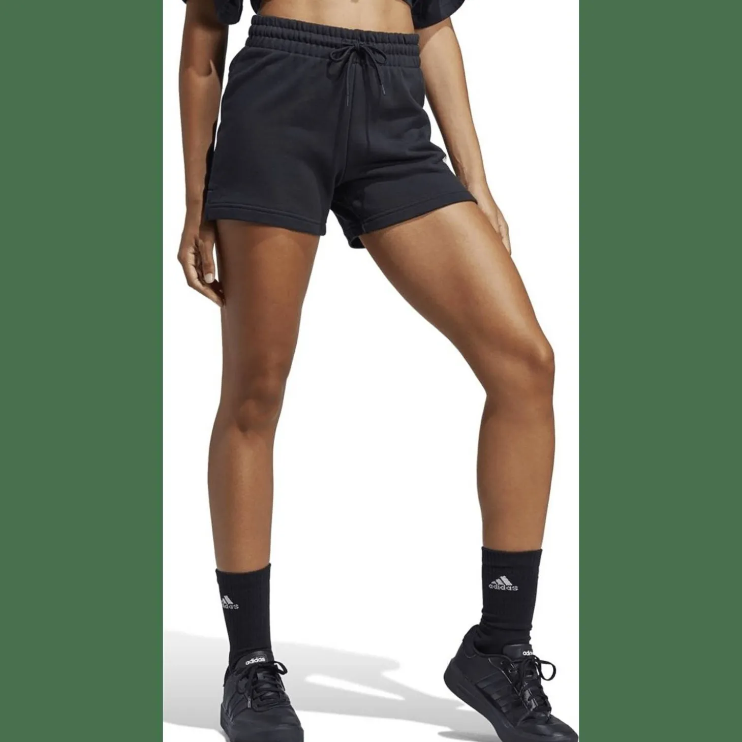 Essentials Linear French Terry Shorts Damen Shorts