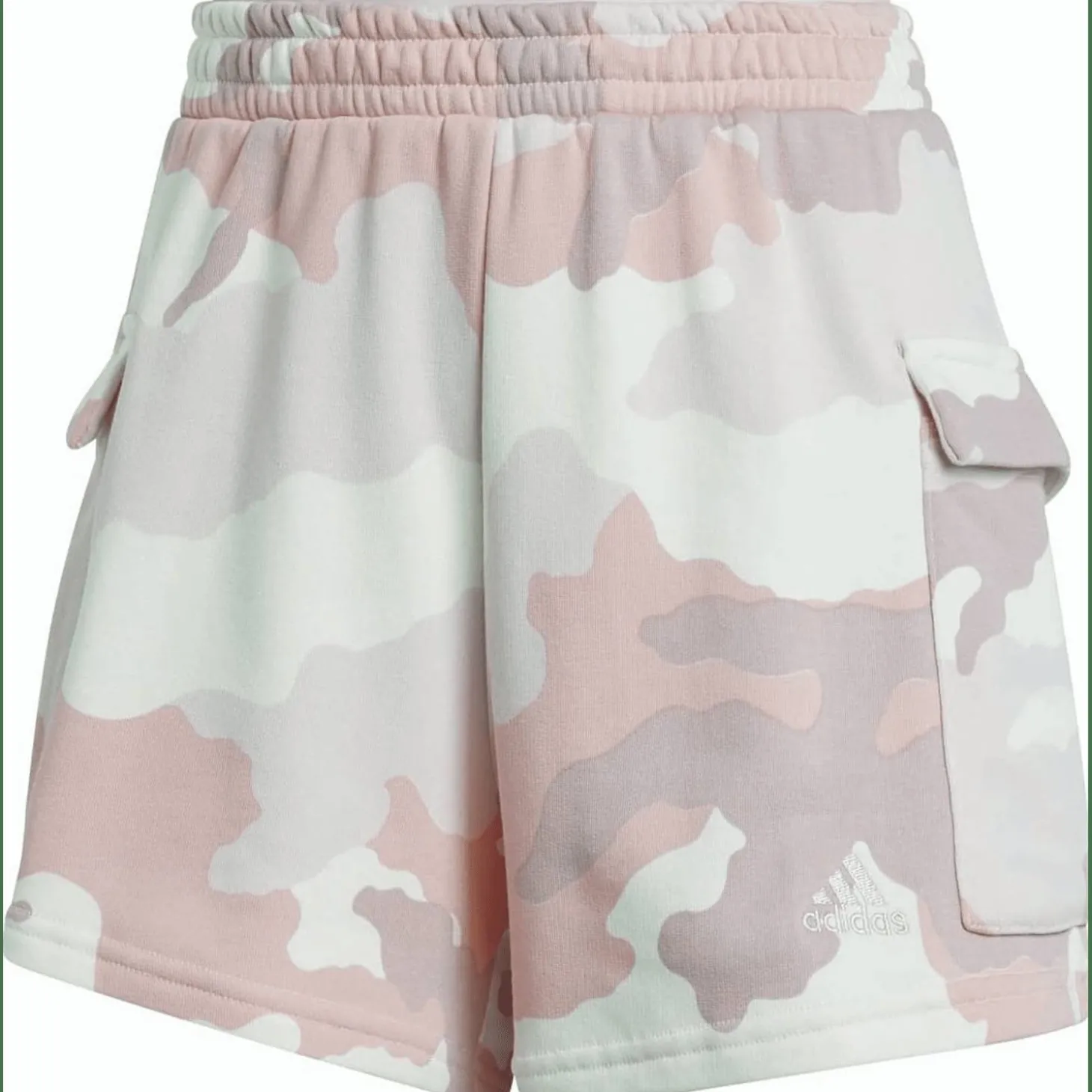 Essentials 3-Streifen Camo-Print Cargoshorts Damen Shorts