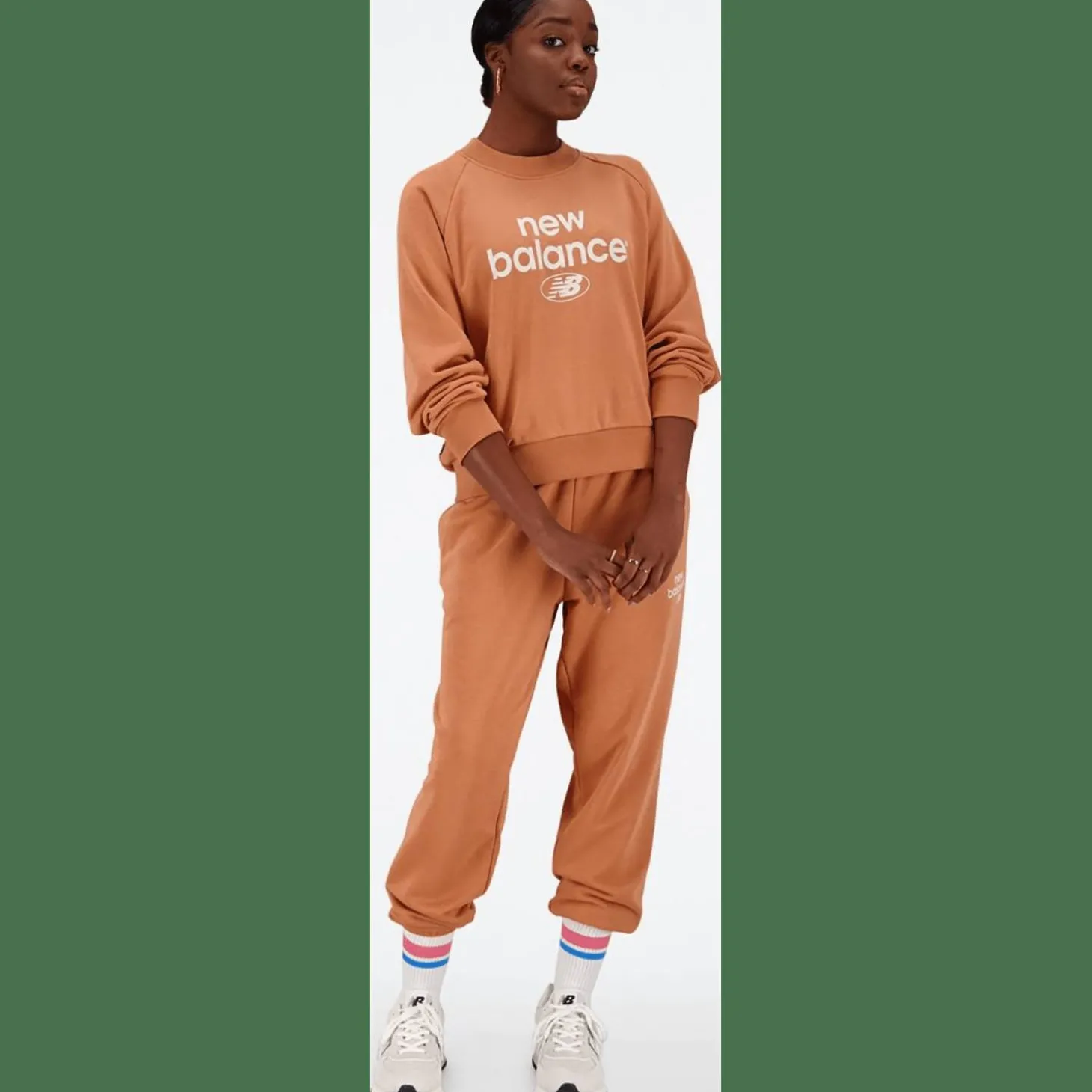 NB Essentials Graphic Crew Fleece Damen Kapuzensweater