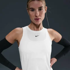 One Classic Dri-Fit Damen T-Shirt