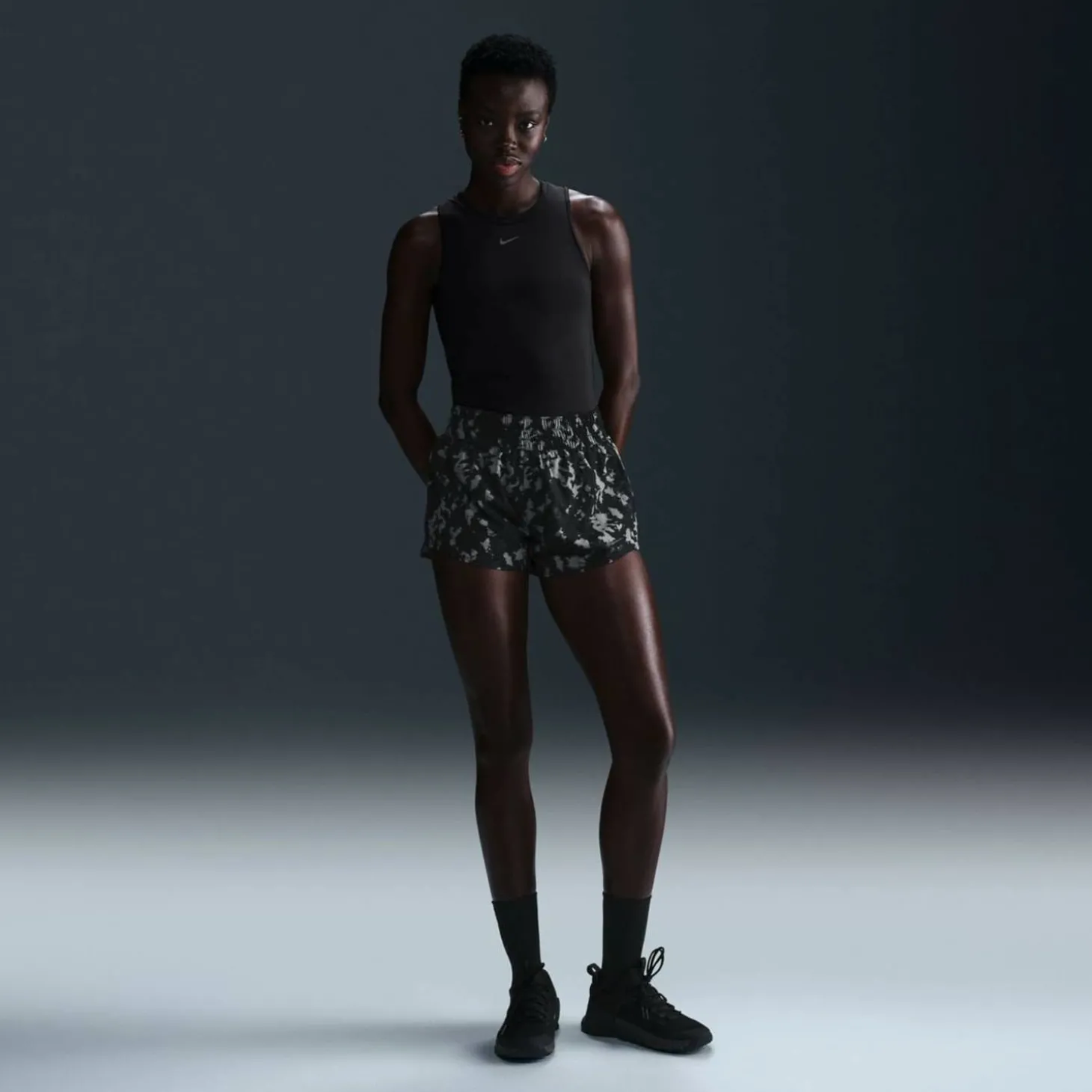 One Dri-Fit -Lined Printed Damen Shorts