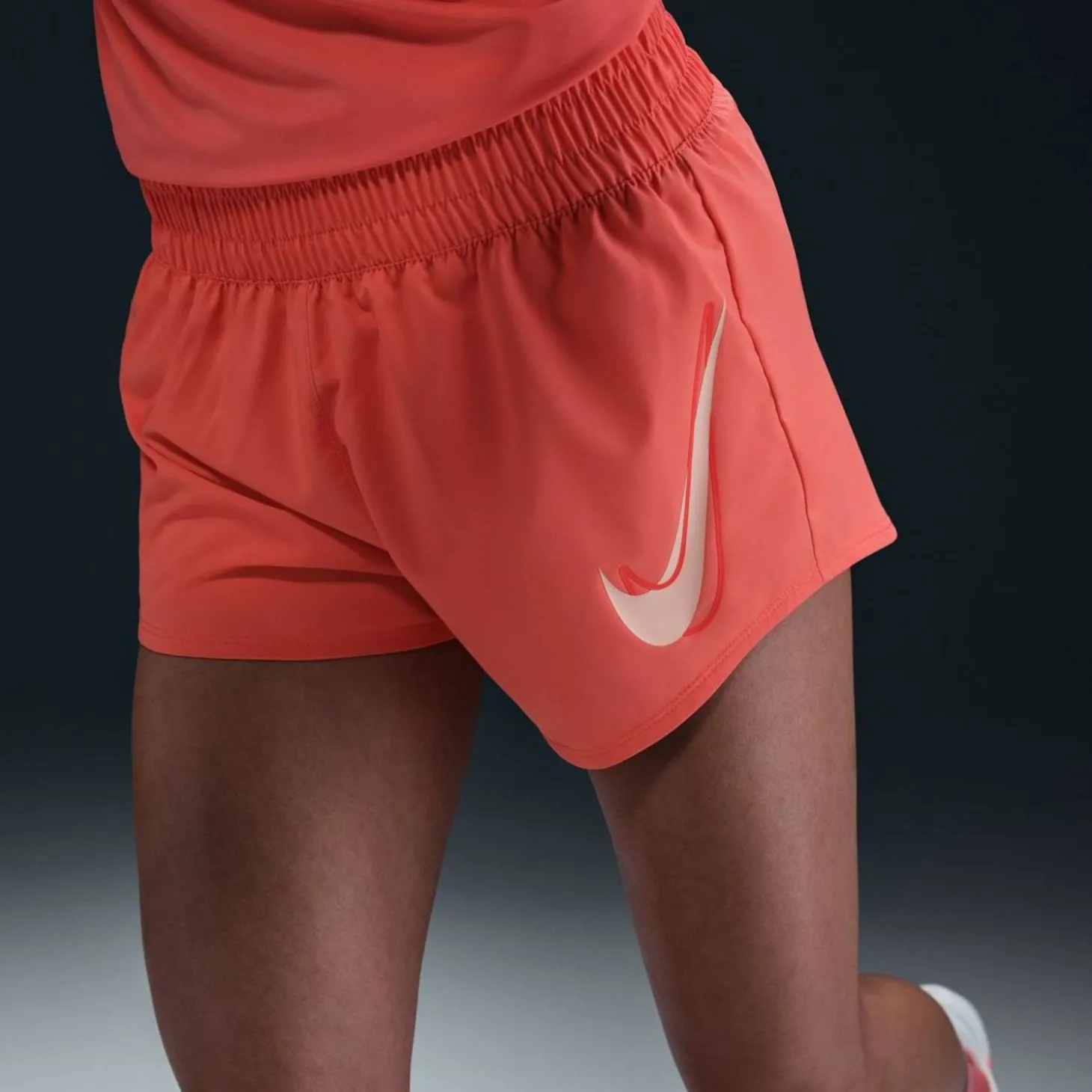 One Dri-Fit Mid-Rise-Lined Damen Shorts