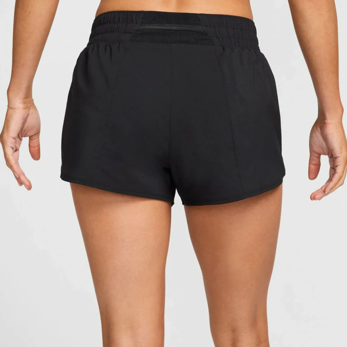One Swoosh Dri-Fit Mid-Rise-Lined Damen Shorts