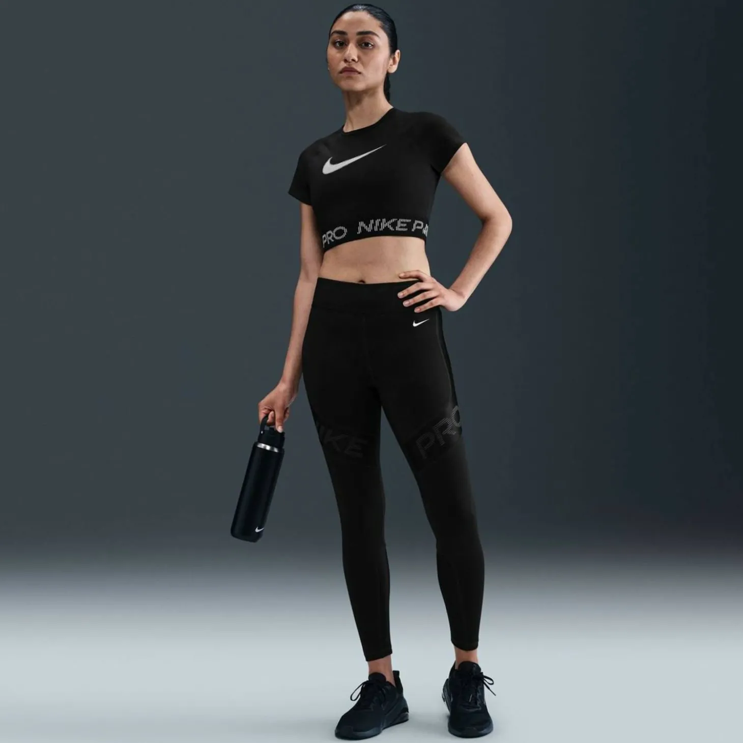 Pro Dri-Fit Cropped Graphic Damen T-Shirt