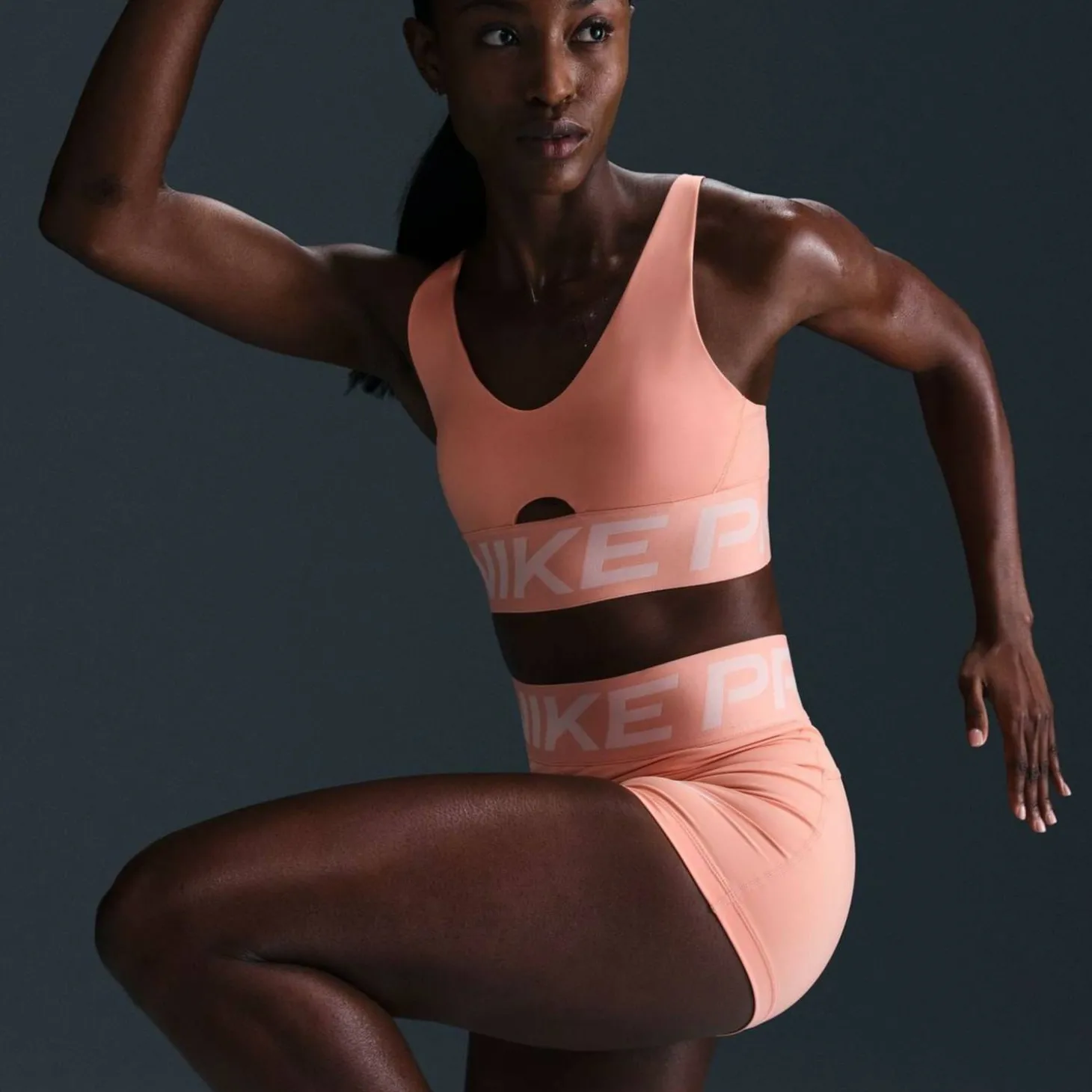 Pro Indy Plunge Medium-Support Padded Damen T-Shirt