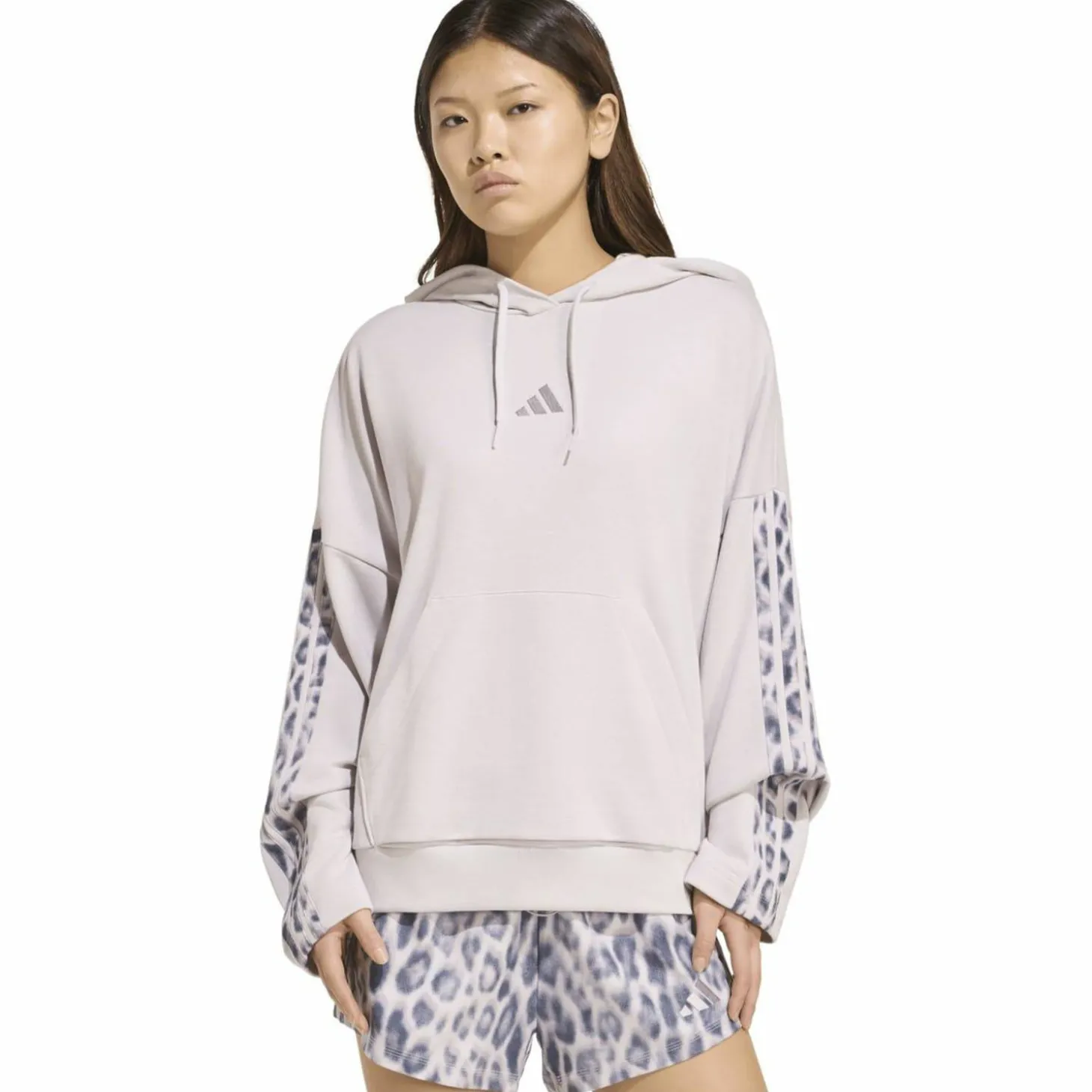 Seasonal Essentials Leopard Print French Terry with 3-Stripes Damen Kapuzensweater