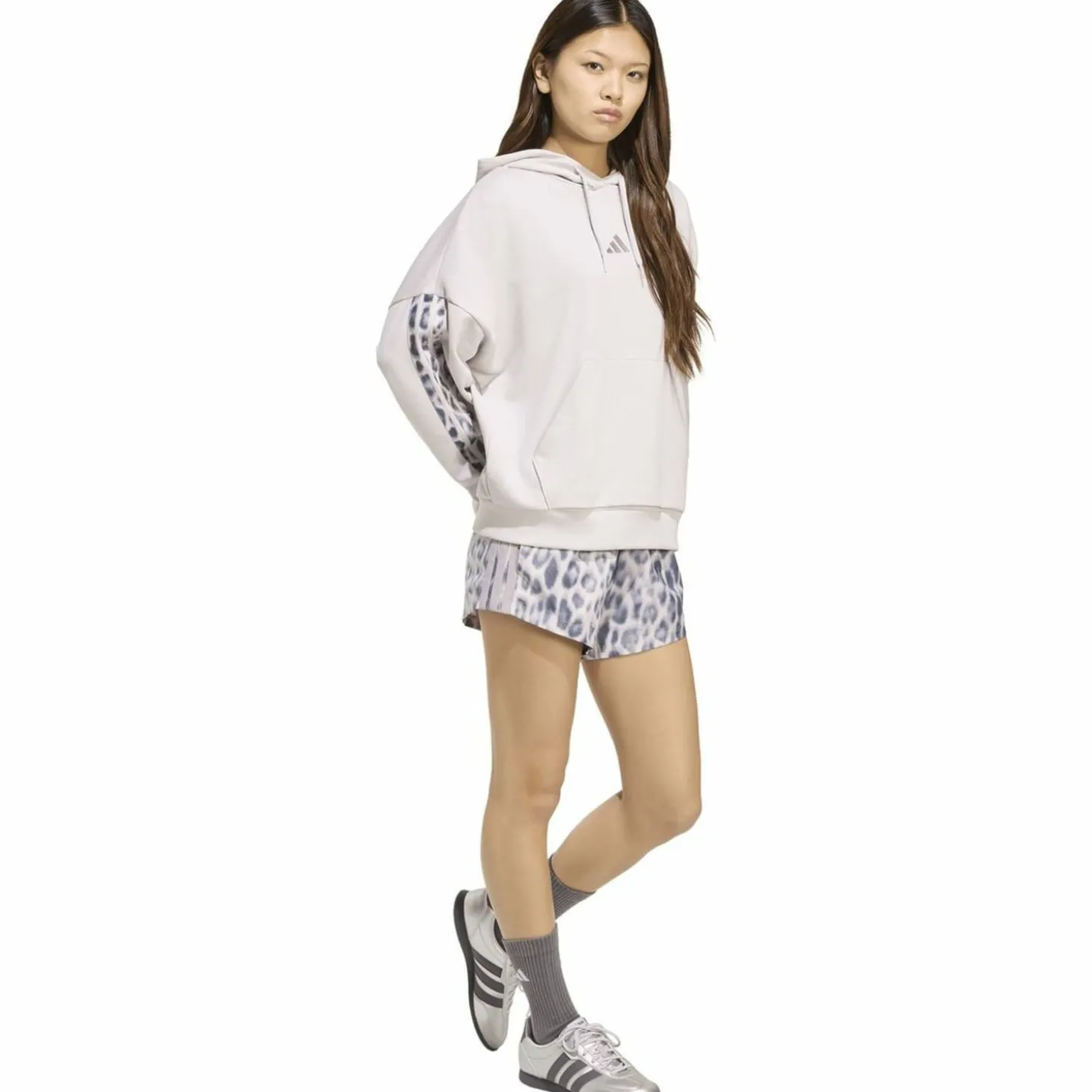 Seasonal Essentials Leopard Print French Terry with 3-Stripes Damen Kapuzensweater