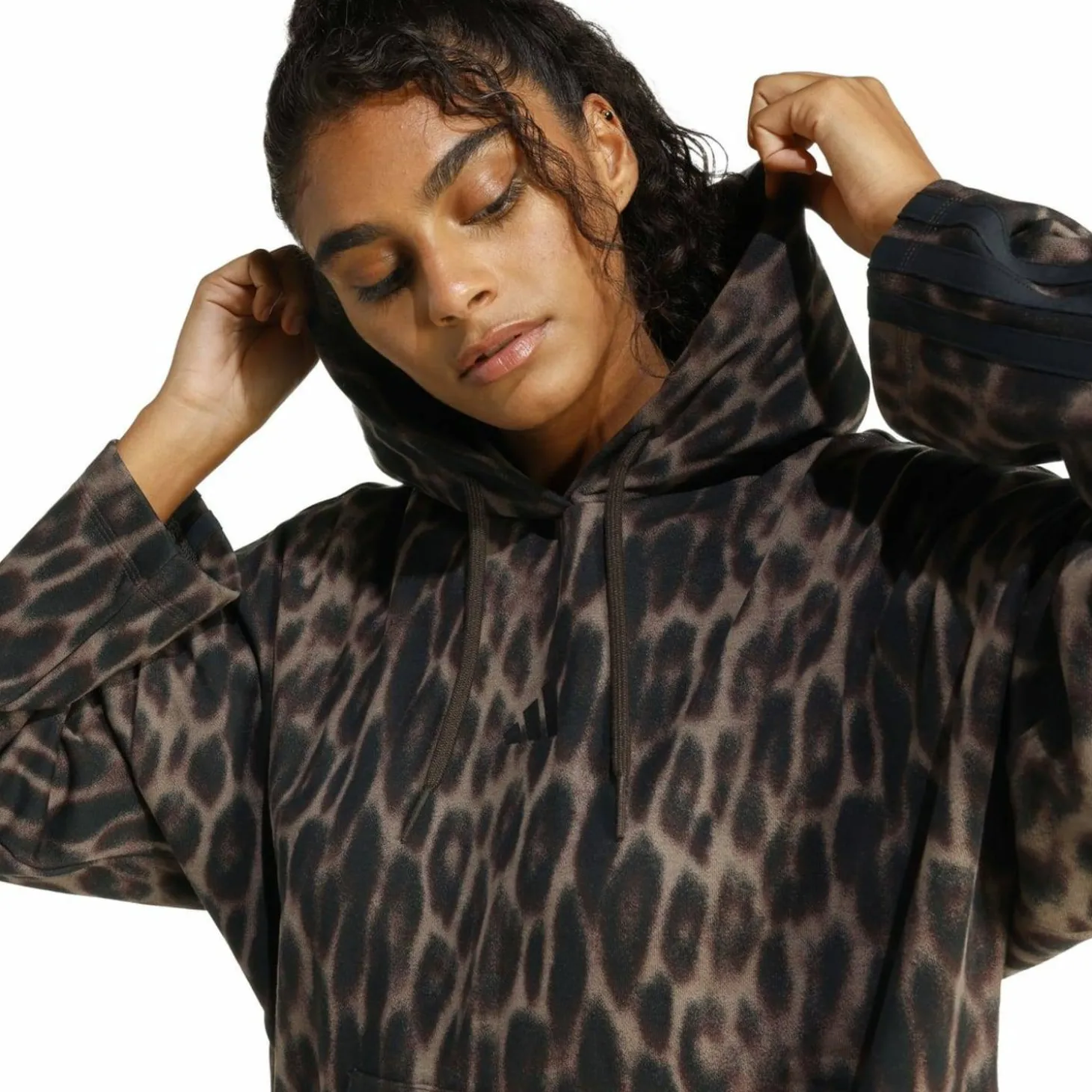 Seasonal Essentials Leopard Print French Terry with 3-Stripes Damen Kapuzensweater
