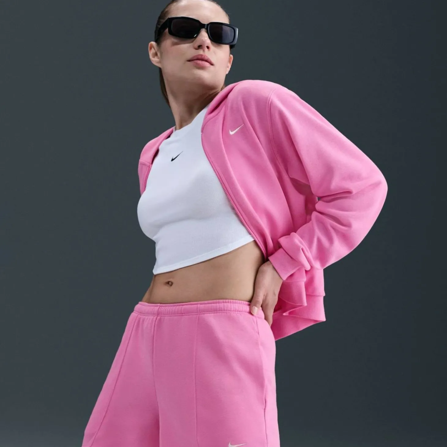 Sportswear Chill Terry Mid-Rise 4" French Terry Damen Shorts