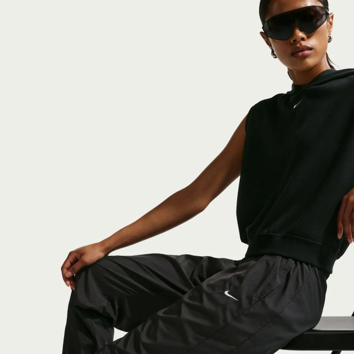 Sportswear Classic Wovens UV Protection Mid-Rise Loose Damen Jogginghose
