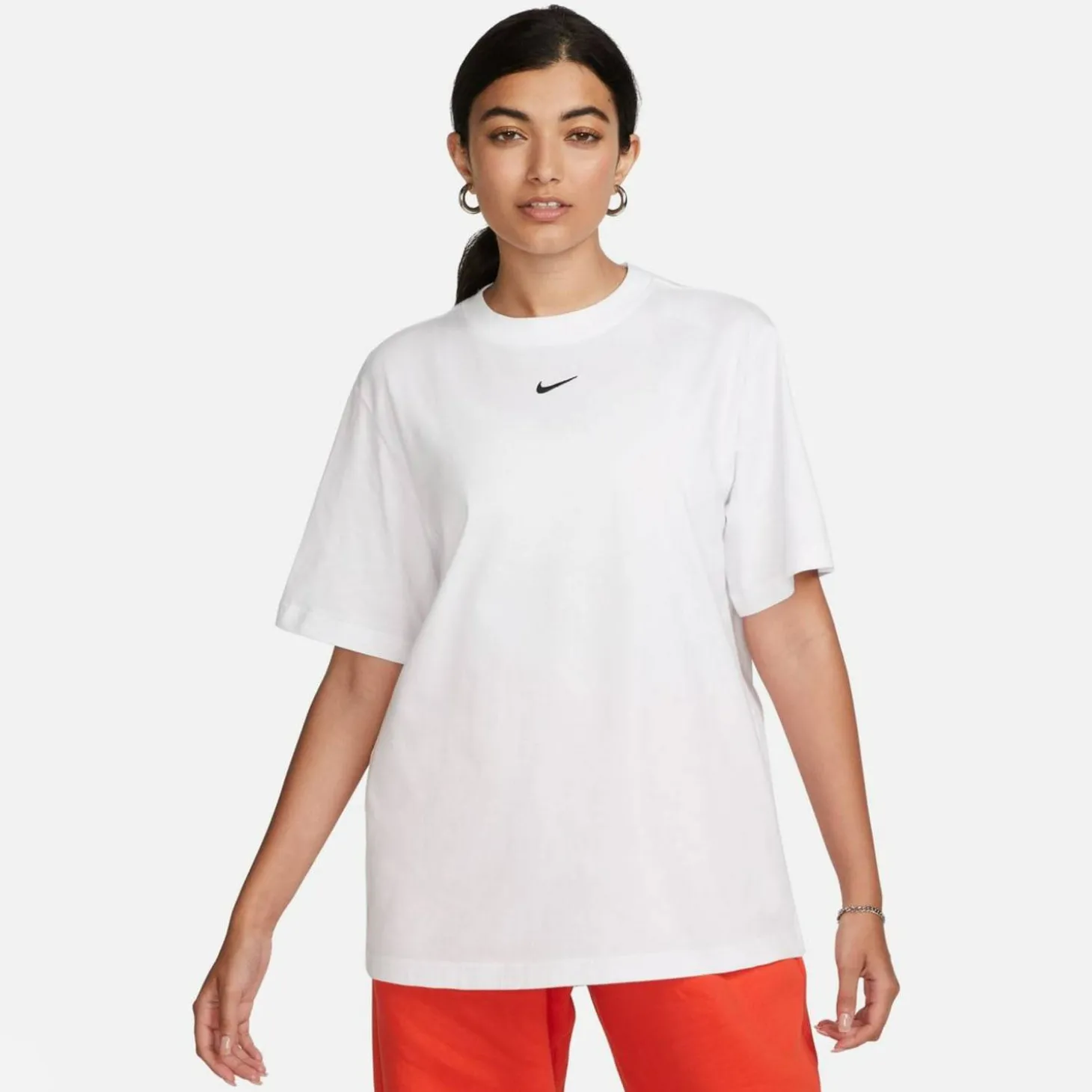 Sportswear Essential Damen T-Shirt