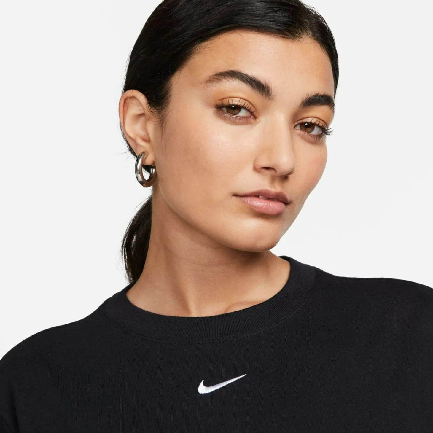Sportswear Essential Damen T-Shirt