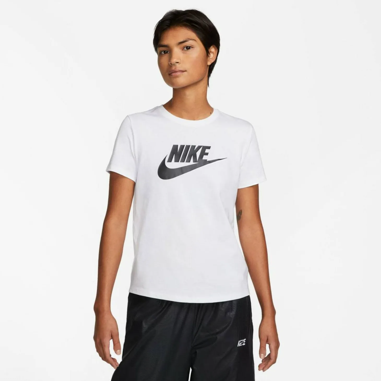 Sportswear Essentials Logo Damen T-Shirt