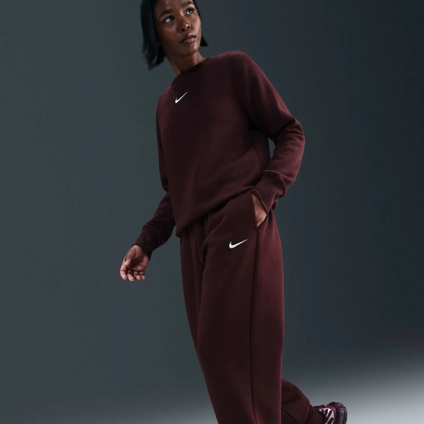 Sportswear Phoenix High-Waisted Oversized Damen Trainingshose