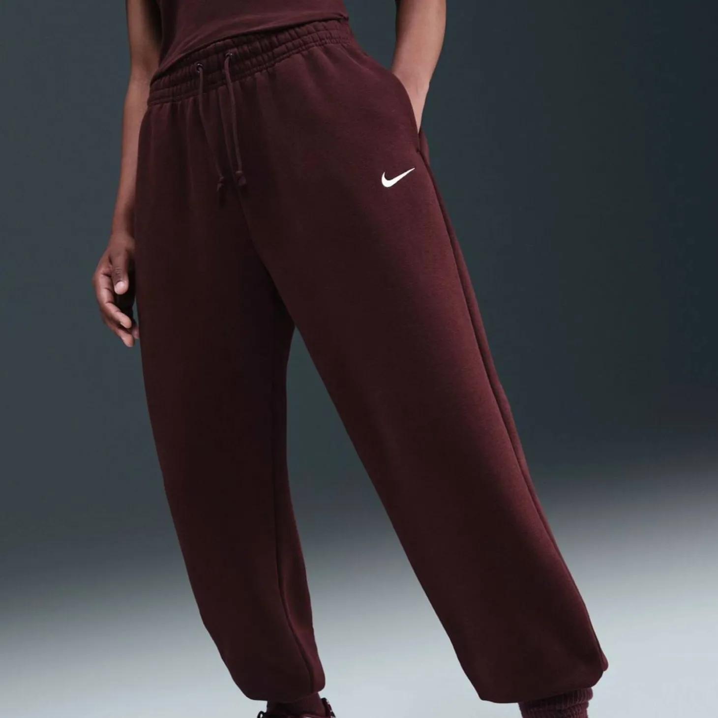 Sportswear Phoenix High-Waisted Oversized Damen Trainingshose