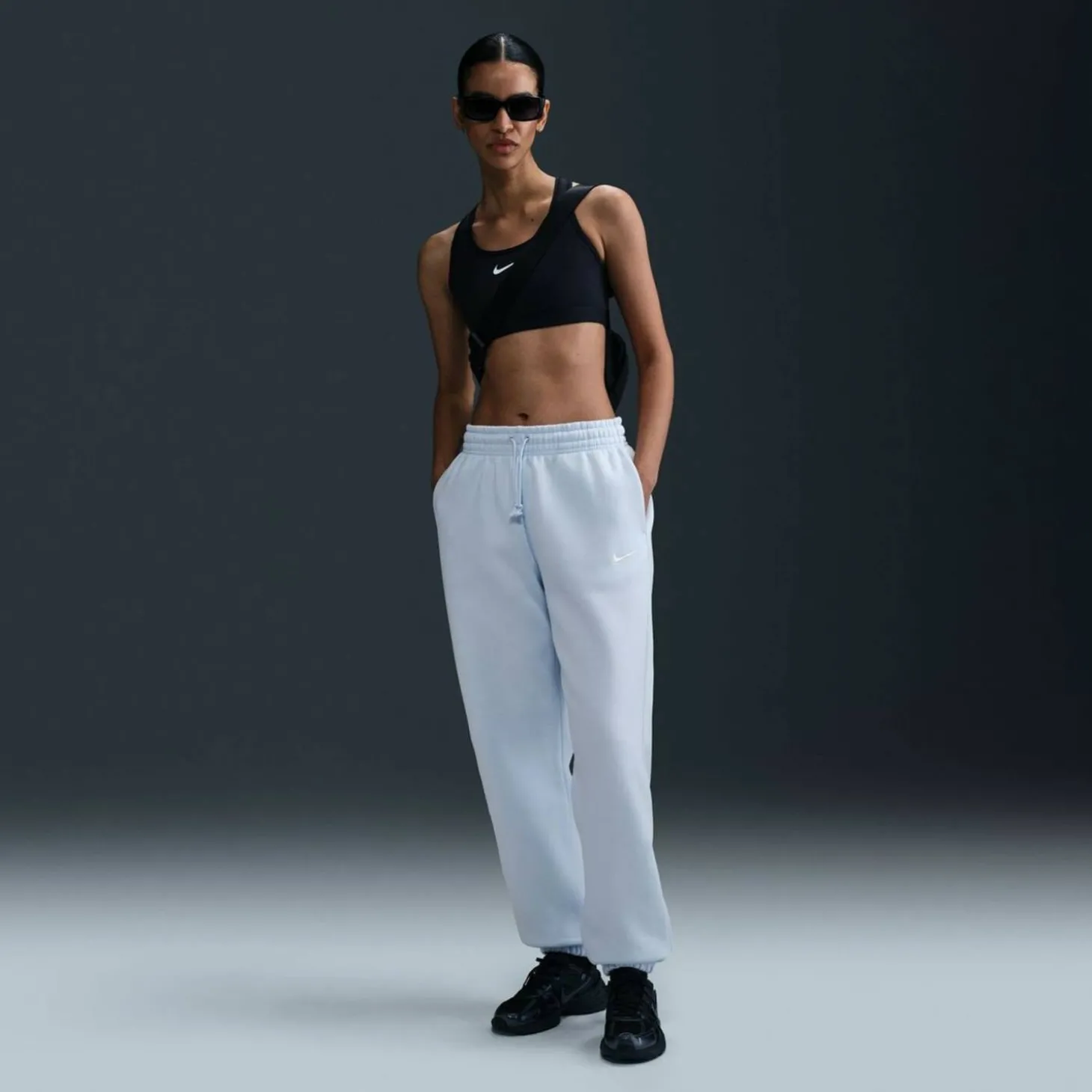 Sportswear Phoenix High-Waisted Oversized Damen Trainingshose