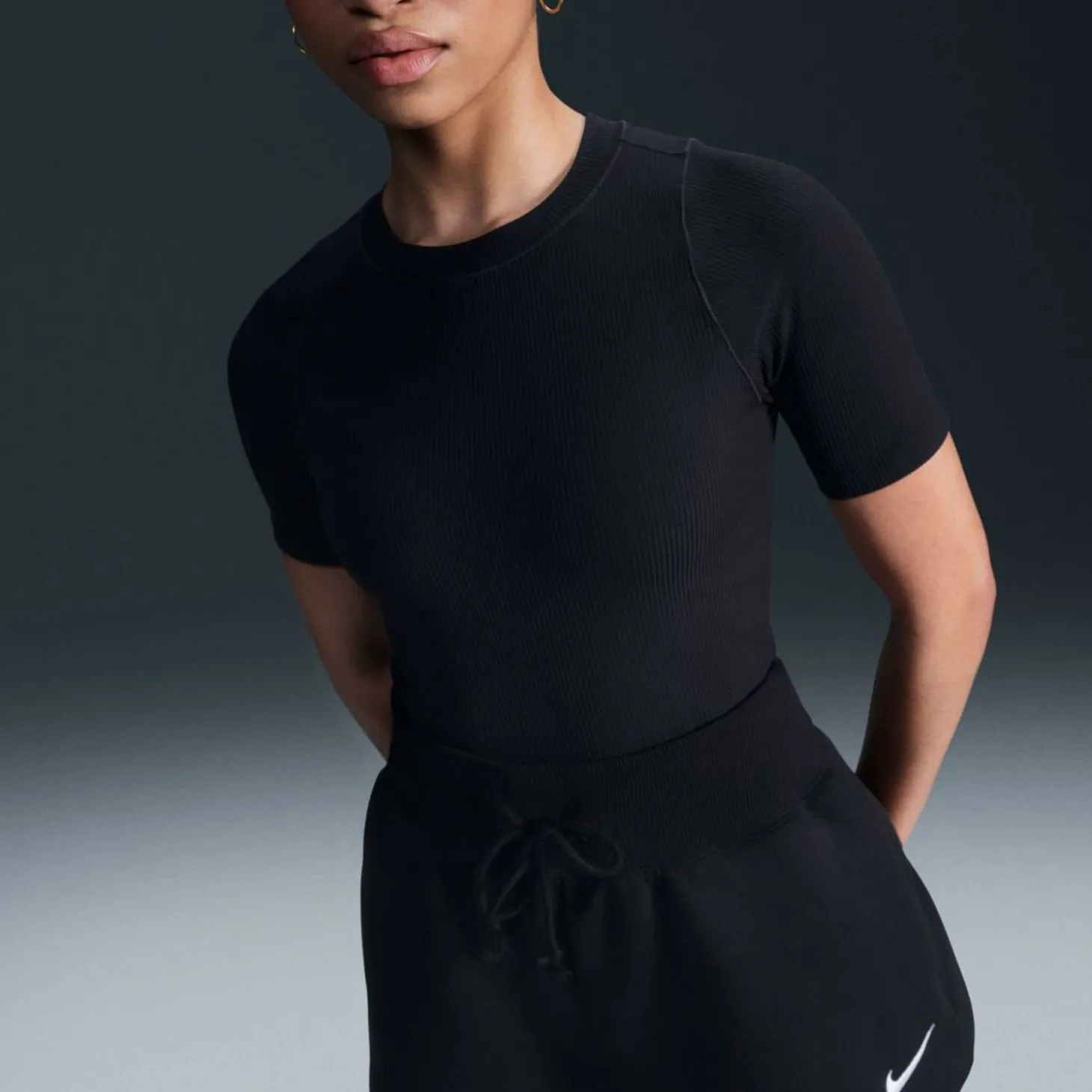 Sportswear Phoenix High-Waisted Loose Damen Shorts