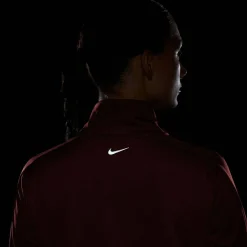 Swoosh Dri-Fit 1/2-Zip Mid Layer Damen T-Shirt