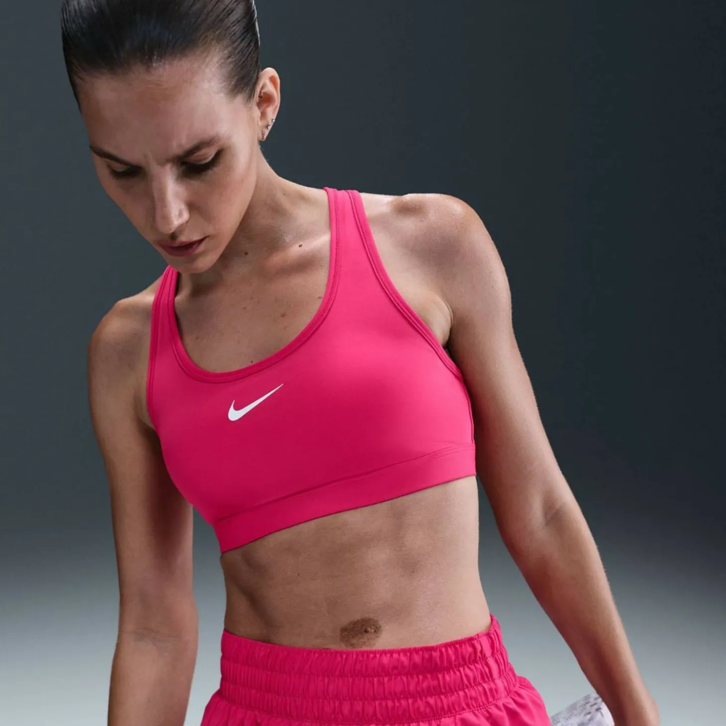 Swoosh Medium Support Padded Damen Bustier