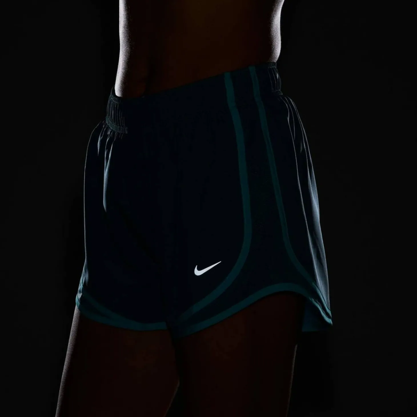 Tempo Dri-Fit Mid-Rise-Lined Damen Shorts