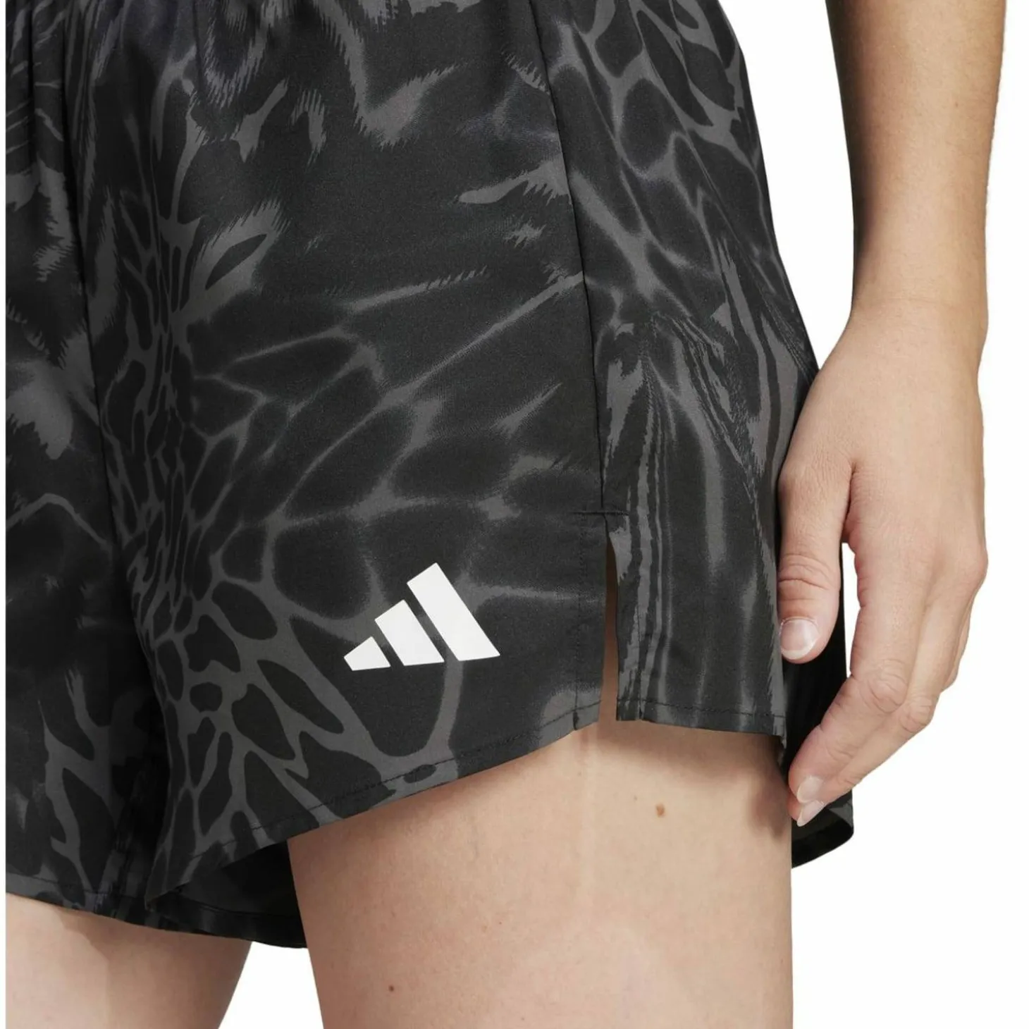 Train Essentials Allover Print Workout Damen Shorts