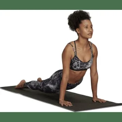 Yoga Essentials Studio Light-Support Allover Print Sport-BH Damen Sport-BH
